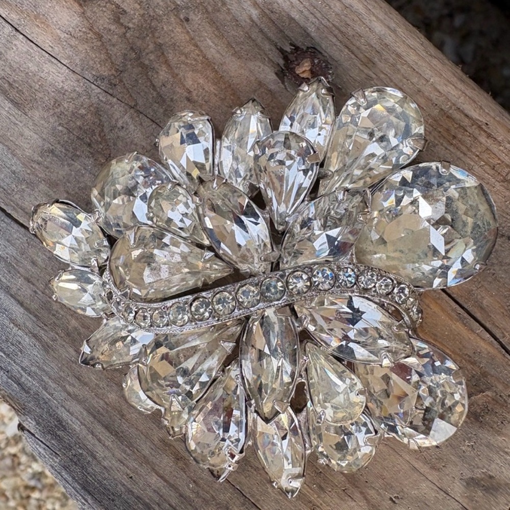 Signed Eisenberg Ice Rhinestone Brooch - Picture 4 of 10